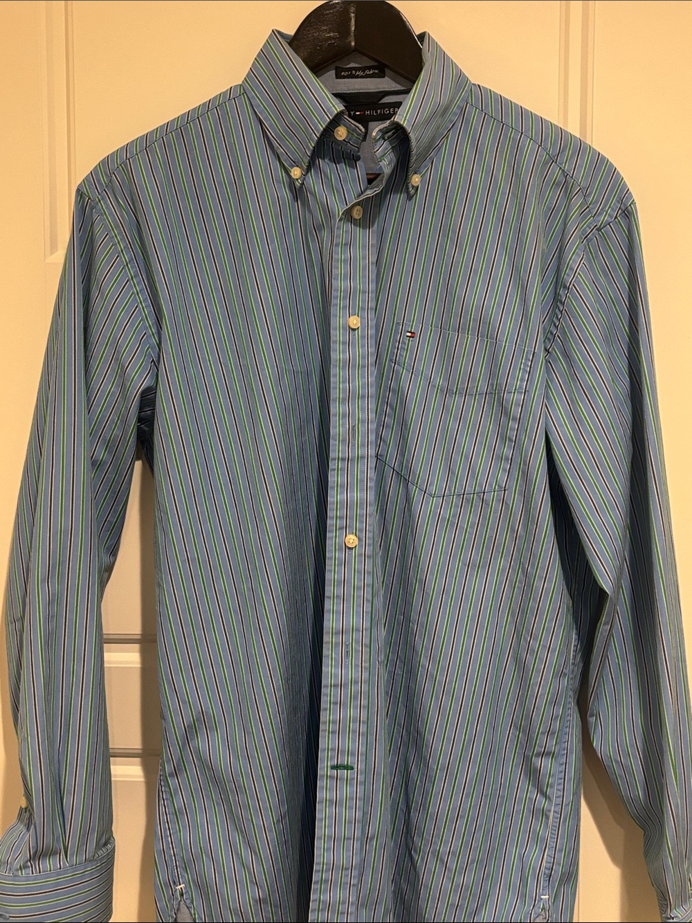 Tommy Hilfiger Men's Blue Multi-Striped Button-Down Shirt sz M